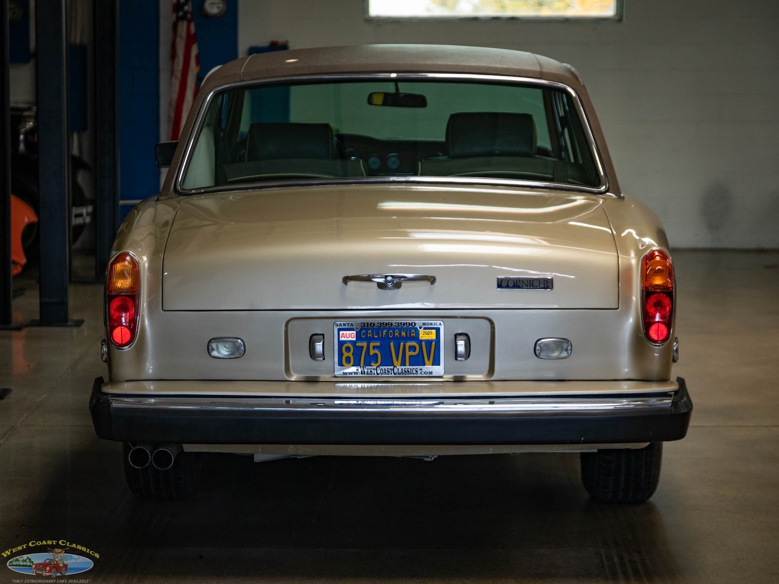 Rolls-Royce-Corniche-2-Door-1978-2-Door-Coupe-17
