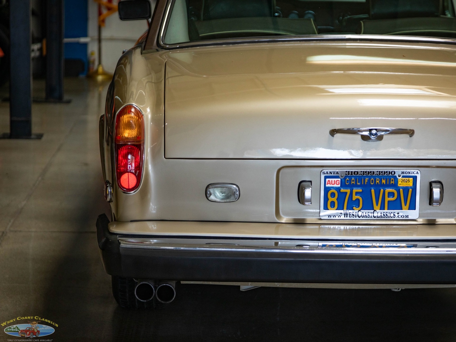 Rolls-Royce-Corniche-2-Door-1978-2-Door-Coupe-18