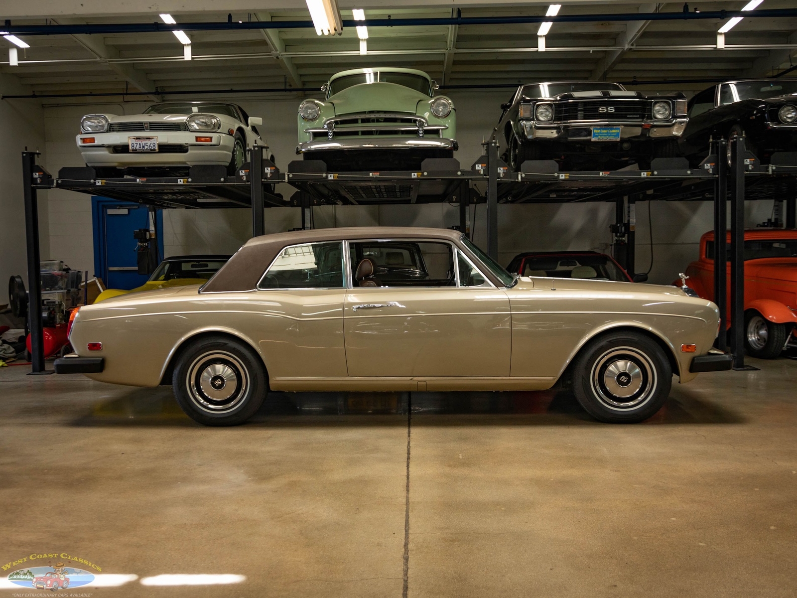 Rolls-Royce-Corniche-2-Door-1978-2-Door-Coupe-2