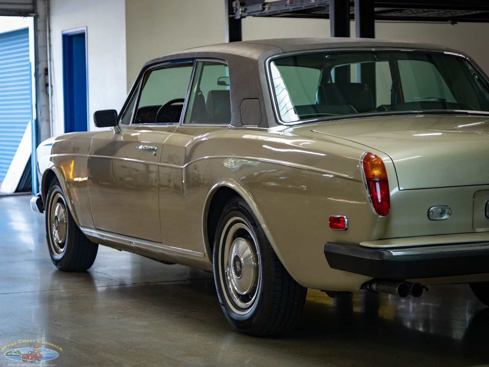Rolls-Royce-Corniche-2-Door-1978-2-Door-Coupe-22