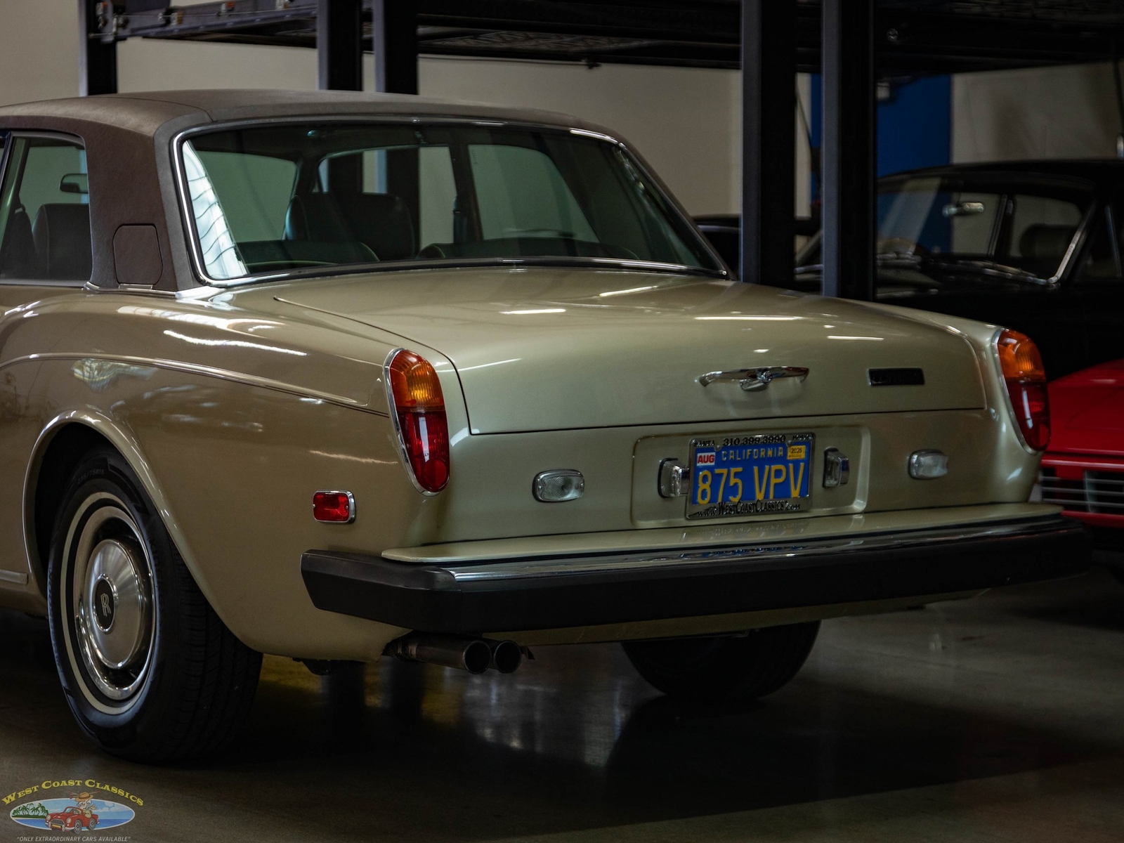 Rolls-Royce-Corniche-2-Door-1978-2-Door-Coupe-23