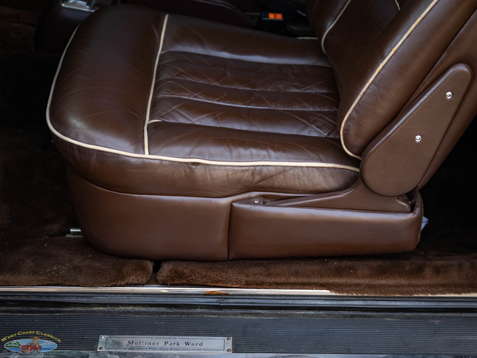 Rolls-Royce-Corniche-2-Door-1978-2-Door-Coupe-31