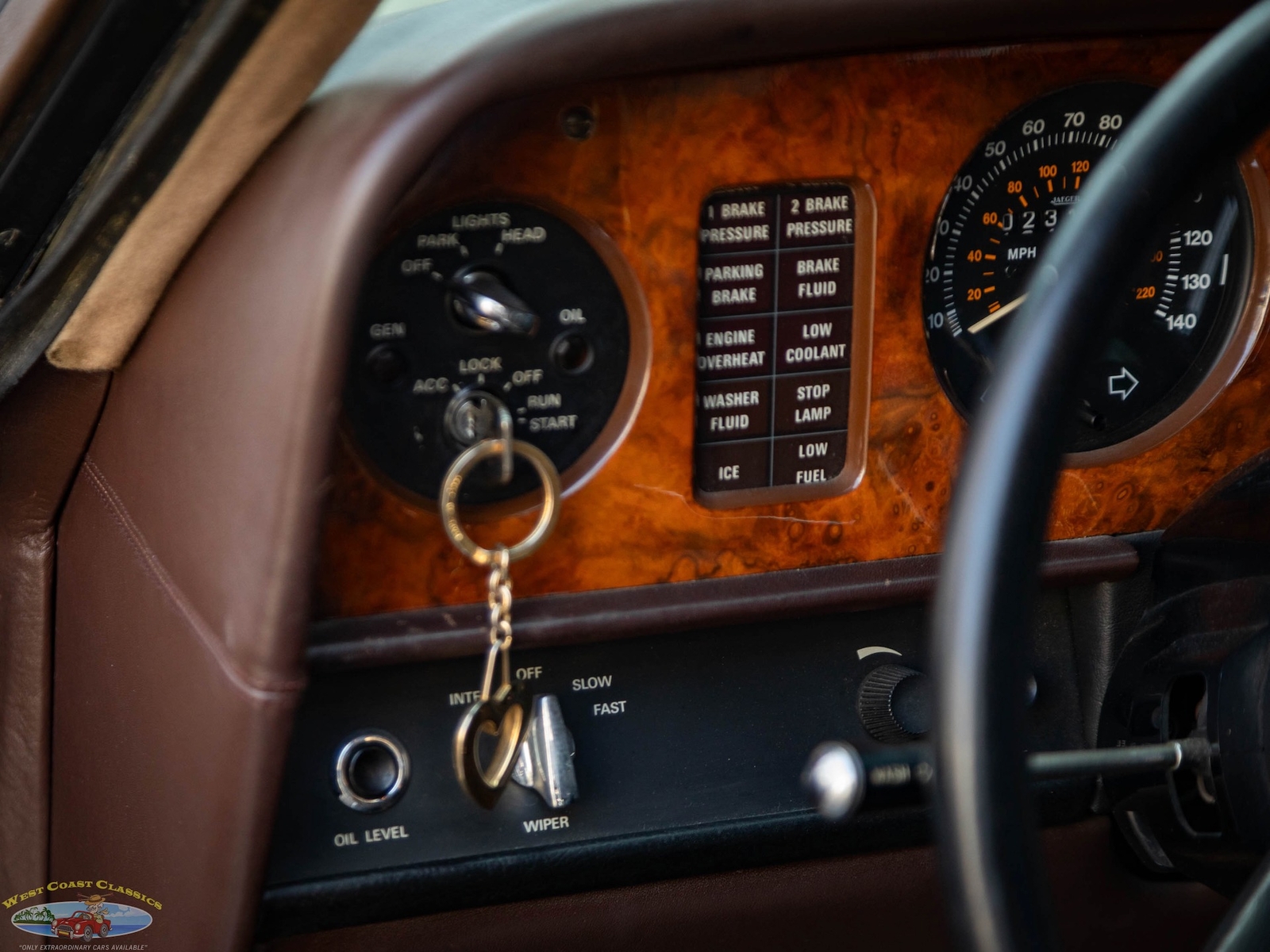 Rolls-Royce-Corniche-2-Door-1978-2-Door-Coupe-35
