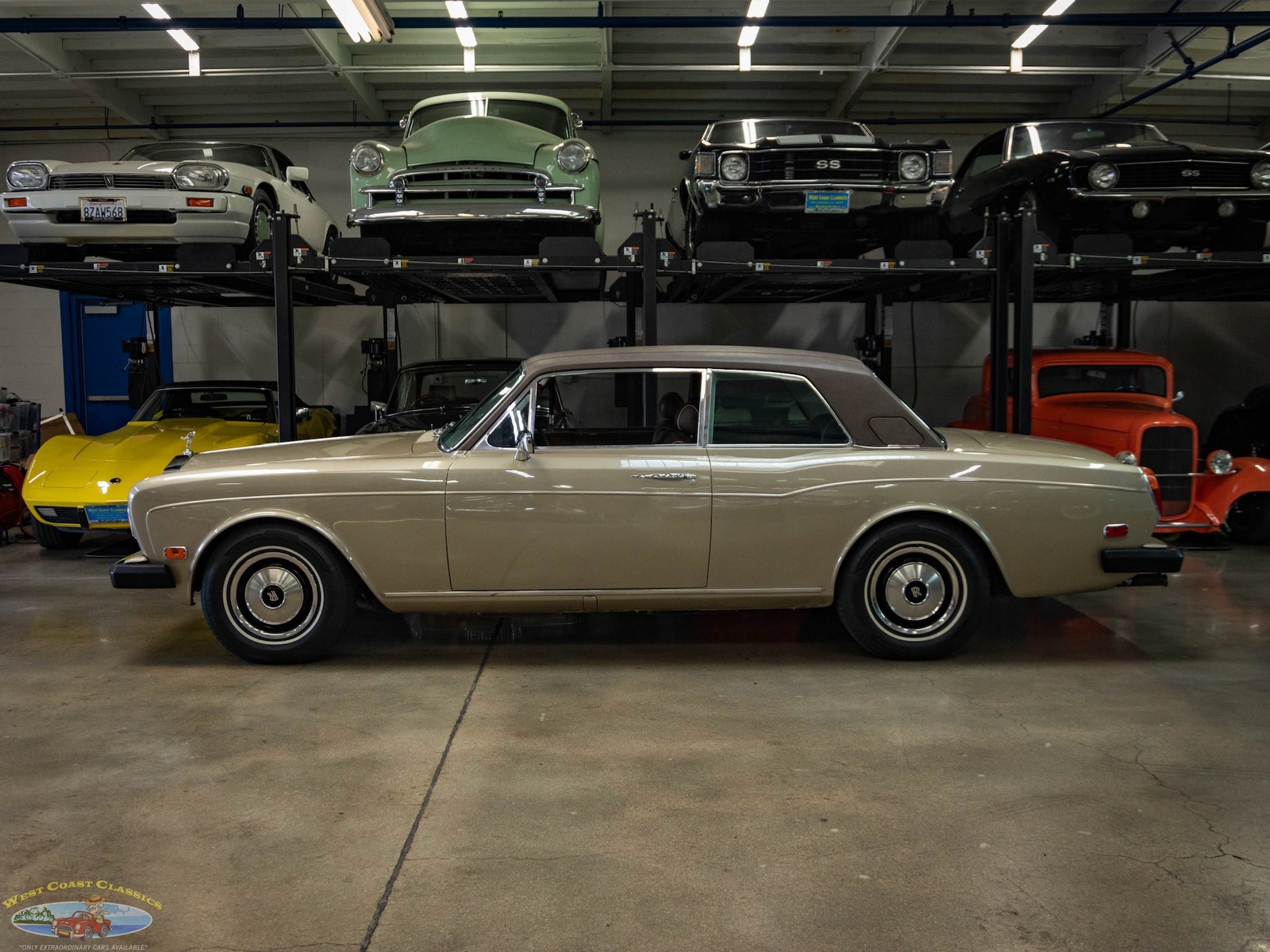 Rolls-Royce-Corniche-2-Door-1978-2-Door-Coupe-5