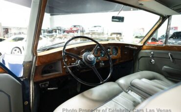 Rolls-Royce-Phantom-1962-Sedan-1