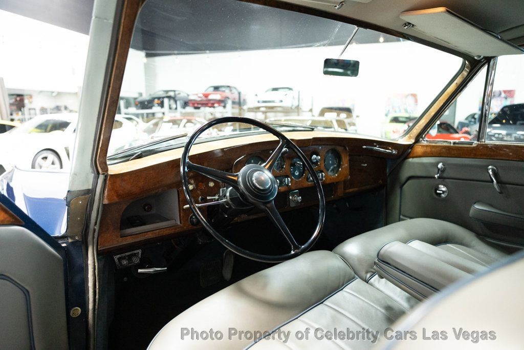 Rolls-Royce-Phantom-1962-Sedan-1