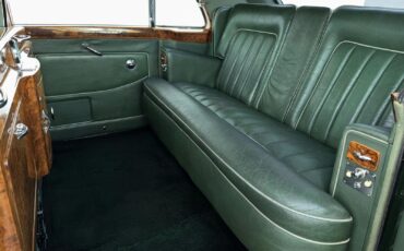 Rolls-Royce-Phantom-1964-30