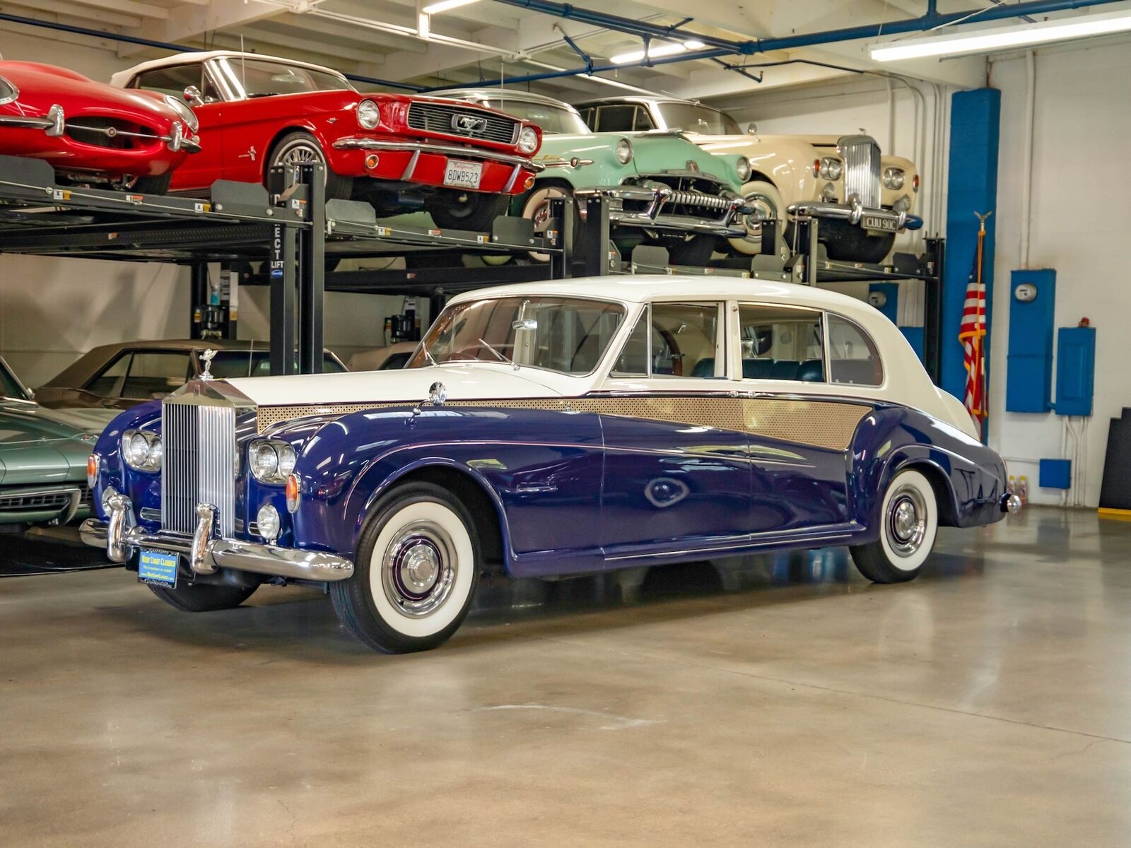 Rolls-Royce Phantom 1965 7 Passenger Limousine