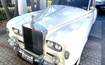 Rolls-Royce-Silver-Cloud-III-1964-Luxury-Sedan-1