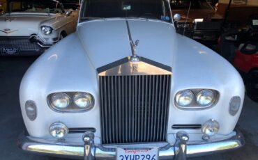 Rolls-Royce-Silver-Cloud-III-1964-Luxury-Sedan-2