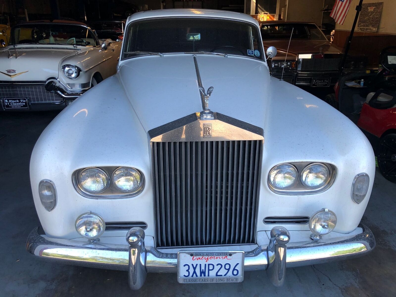 Rolls-Royce-Silver-Cloud-III-1964-Luxury-Sedan-2