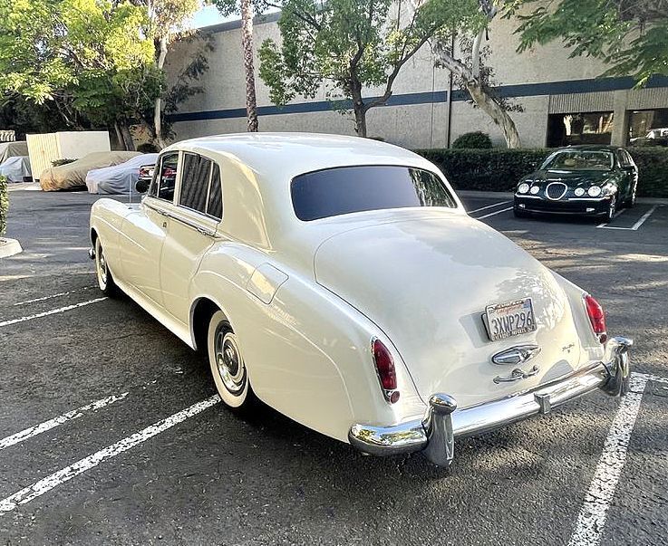Rolls-Royce-Silver-Cloud-III-1964-Luxury-Sedan-25
