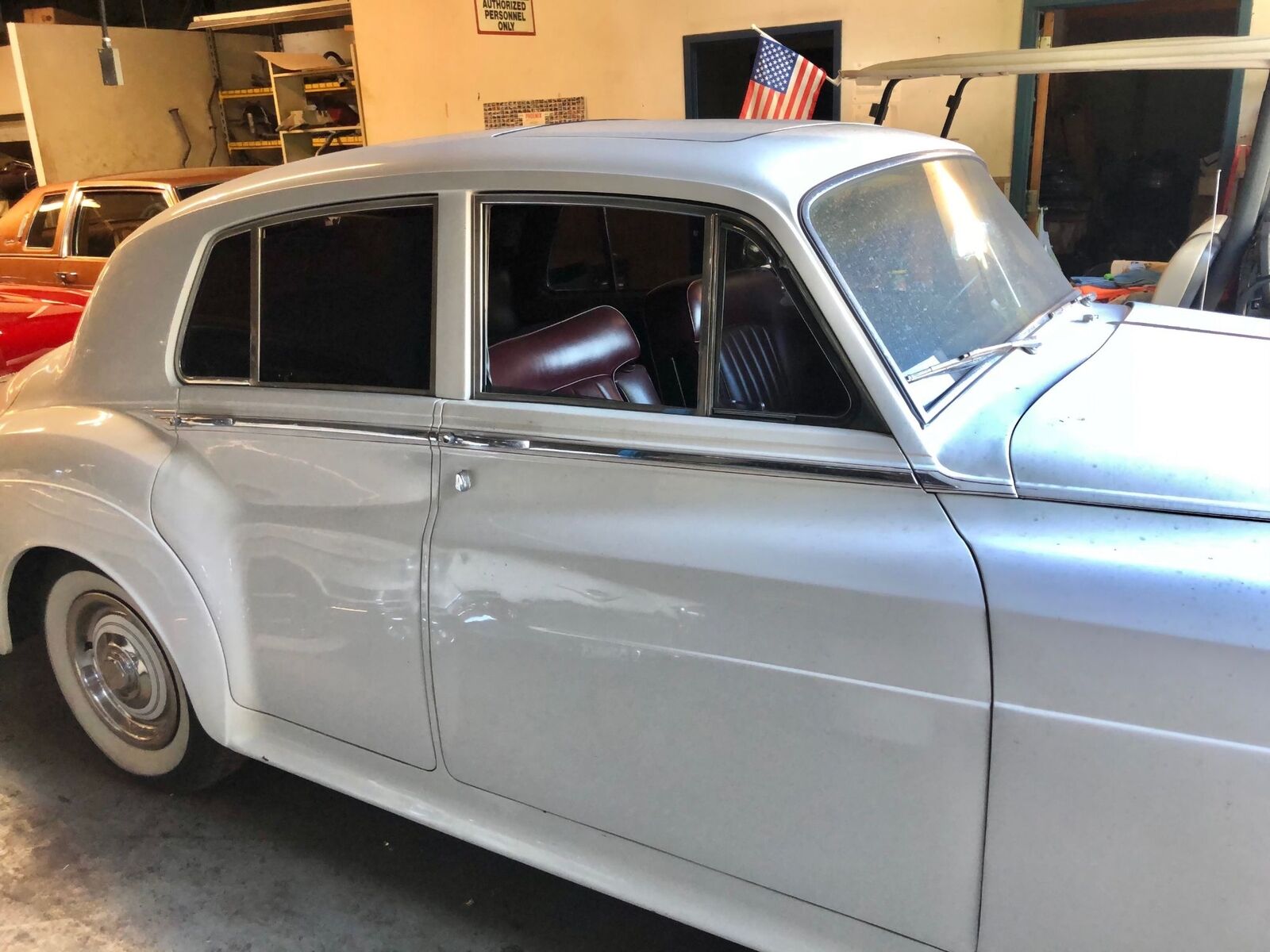 Rolls-Royce-Silver-Cloud-III-1964-Luxury-Sedan-26
