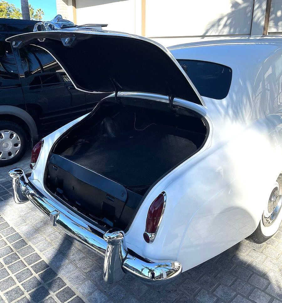 Rolls-Royce-Silver-Cloud-III-1964-Luxury-Sedan-29