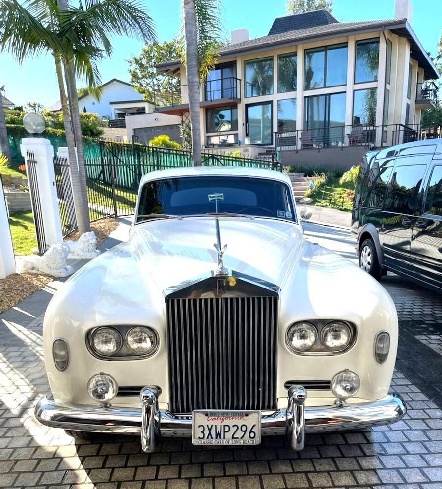 Rolls-Royce-Silver-Cloud-III-1964-Luxury-Sedan-5