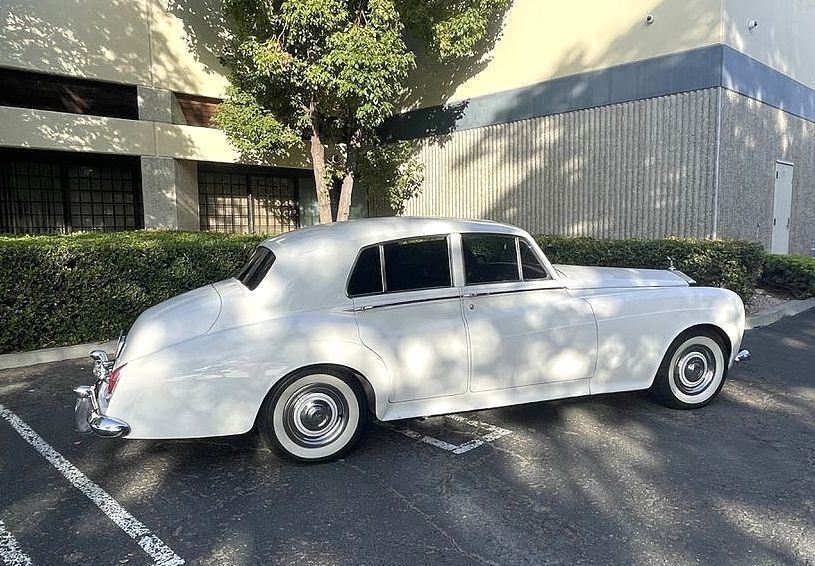 Rolls-Royce-Silver-Cloud-III-1964-Luxury-Sedan-7