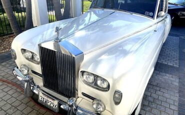 Rolls-Royce-Silver-Cloud-III-1964-Luxury-Sedan-9