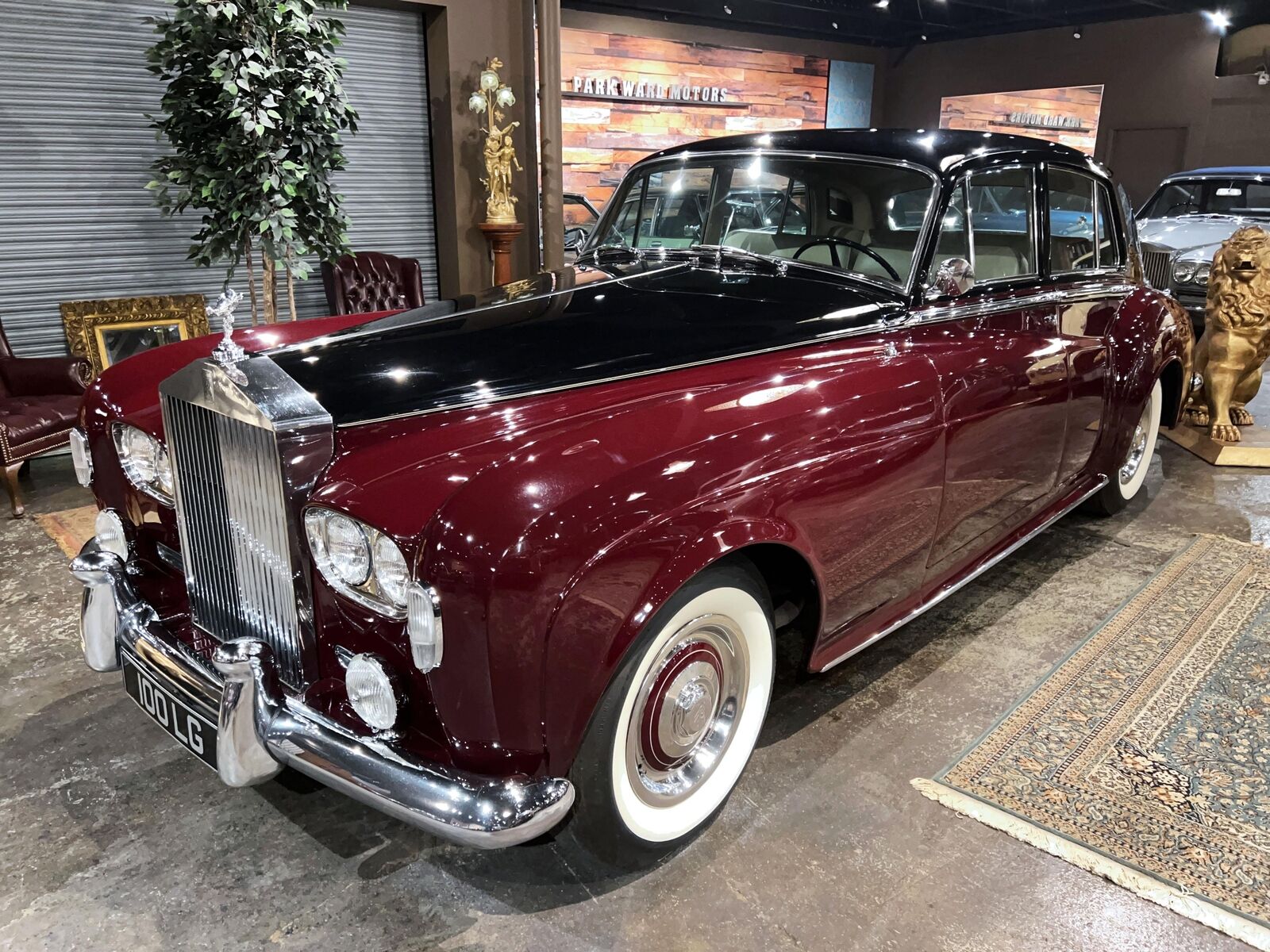 Rolls-Royce-Silver-Cloud-III-1965-Sedan-1
