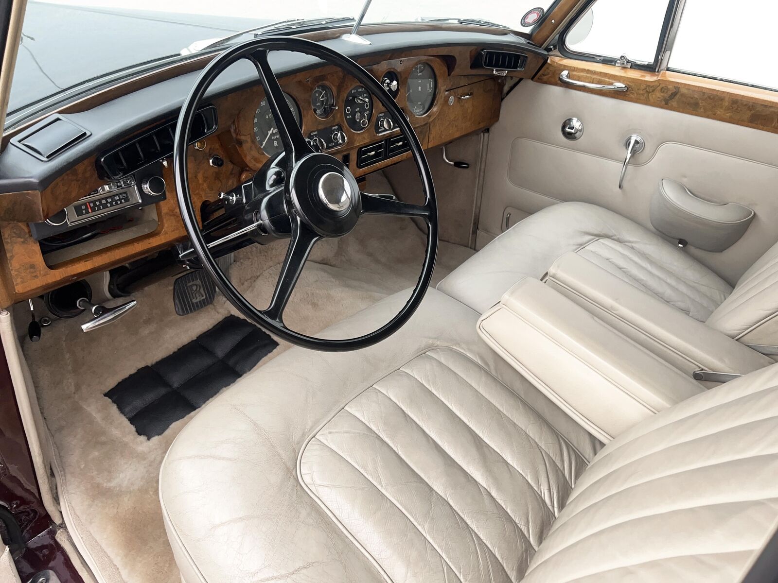 Rolls-Royce-Silver-Cloud-III-1965-Sedan-18