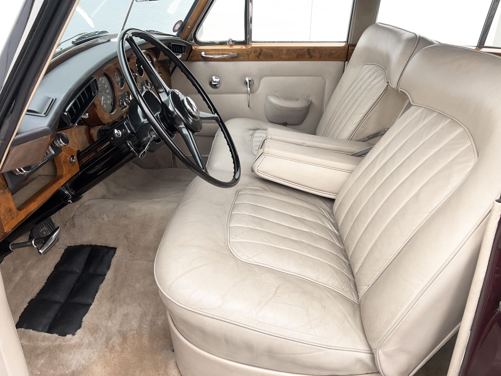 Rolls-Royce-Silver-Cloud-III-1965-Sedan-19
