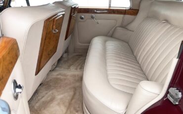 Rolls-Royce-Silver-Cloud-III-1965-Sedan-21