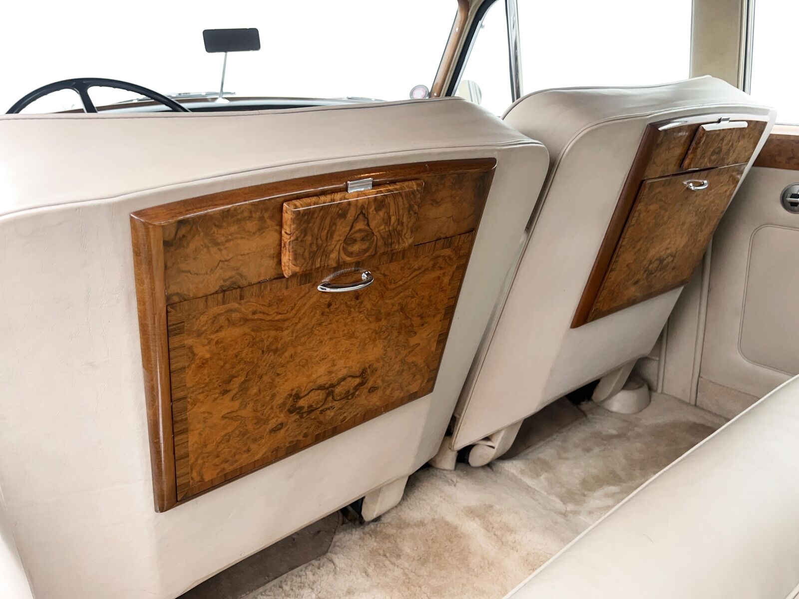 Rolls-Royce-Silver-Cloud-III-1965-Sedan-29