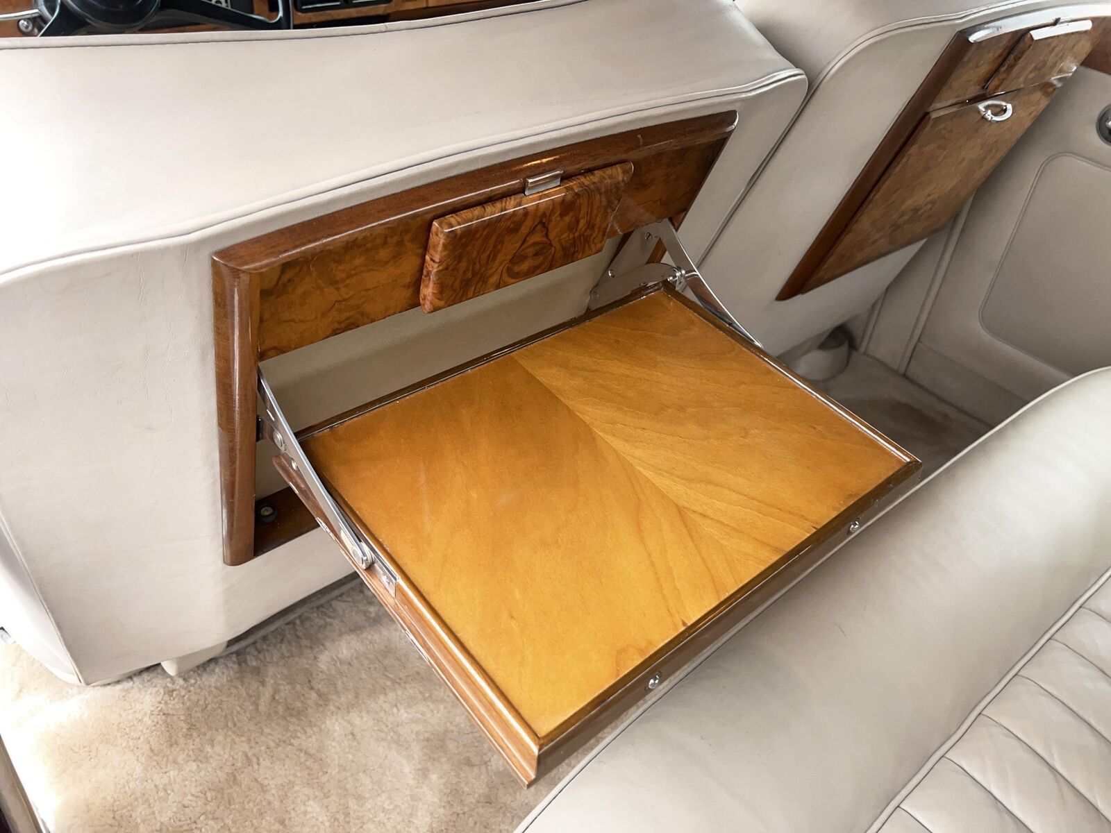 Rolls-Royce-Silver-Cloud-III-1965-Sedan-30