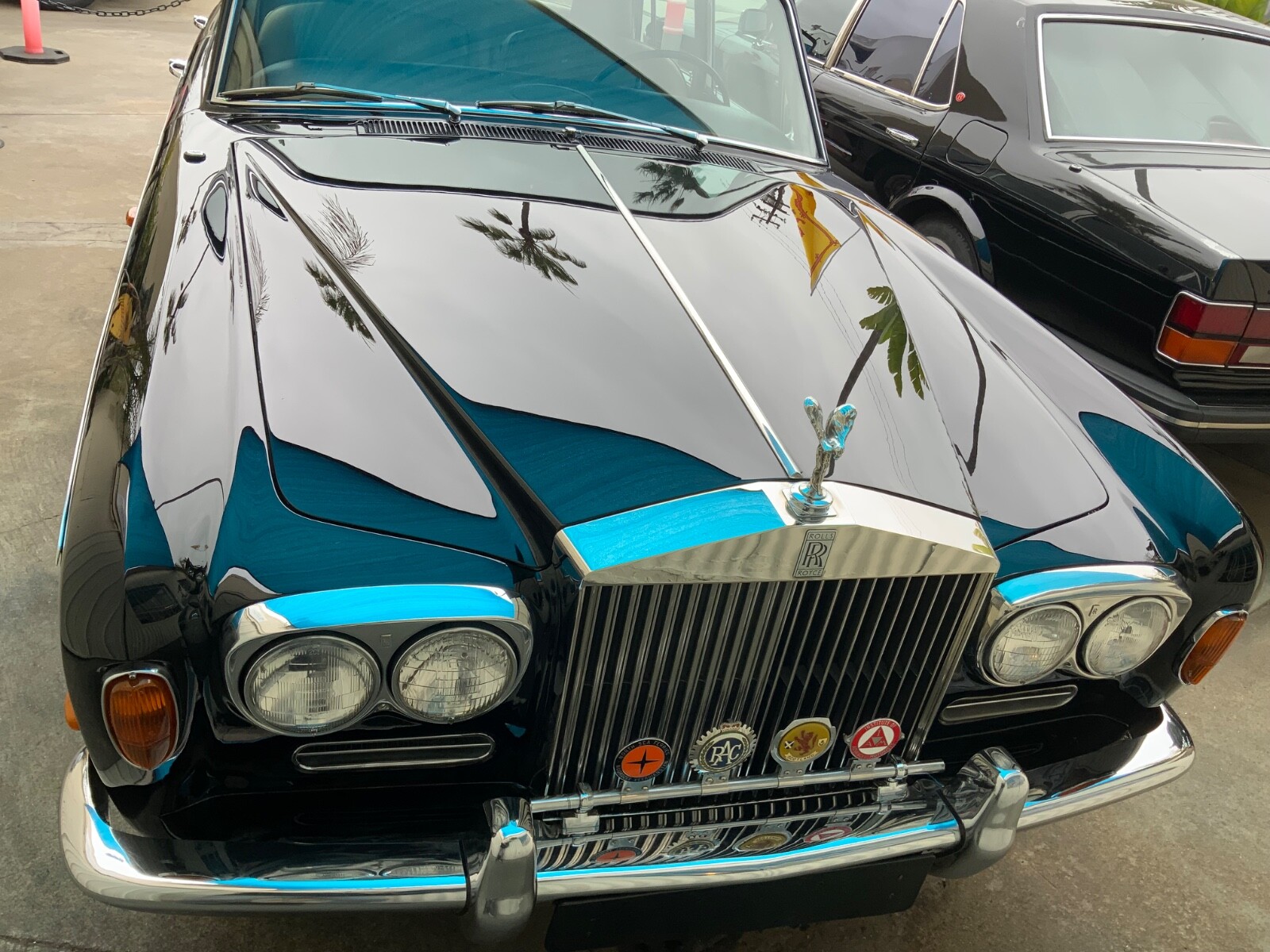 Rolls-Royce-Silver-Shadow-1968-Sedan-1