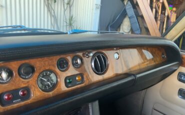 Rolls-Royce-Silver-Shadow-1968-Sedan-12