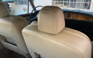 Rolls-Royce-Silver-Shadow-1968-Sedan-14