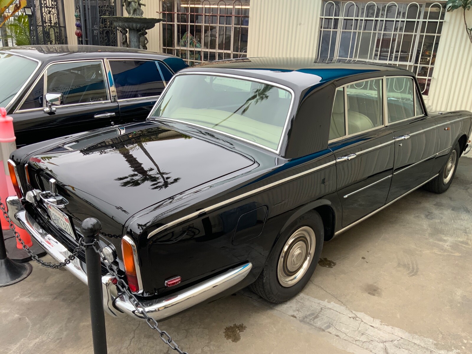 Rolls-Royce-Silver-Shadow-1968-Sedan-3