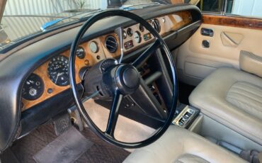 Rolls-Royce-Silver-Shadow-1968-Sedan-8