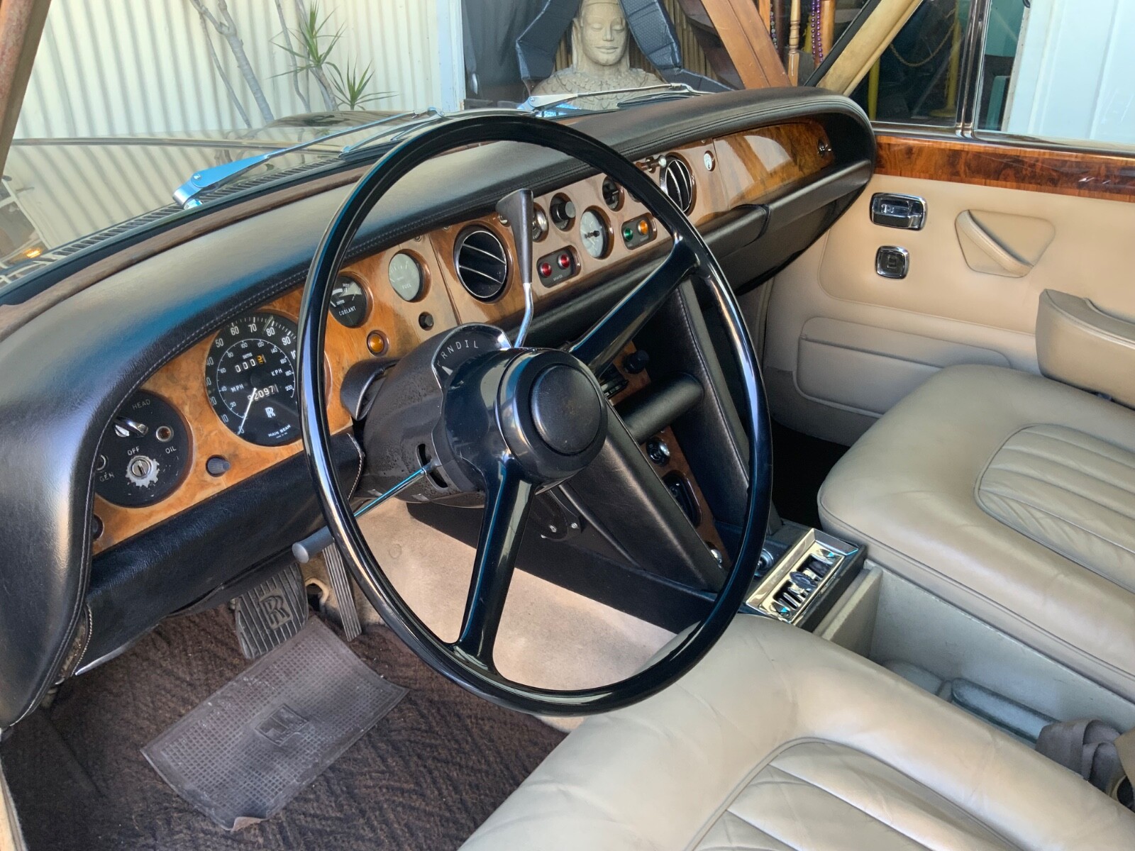 Rolls-Royce-Silver-Shadow-1968-Sedan-8