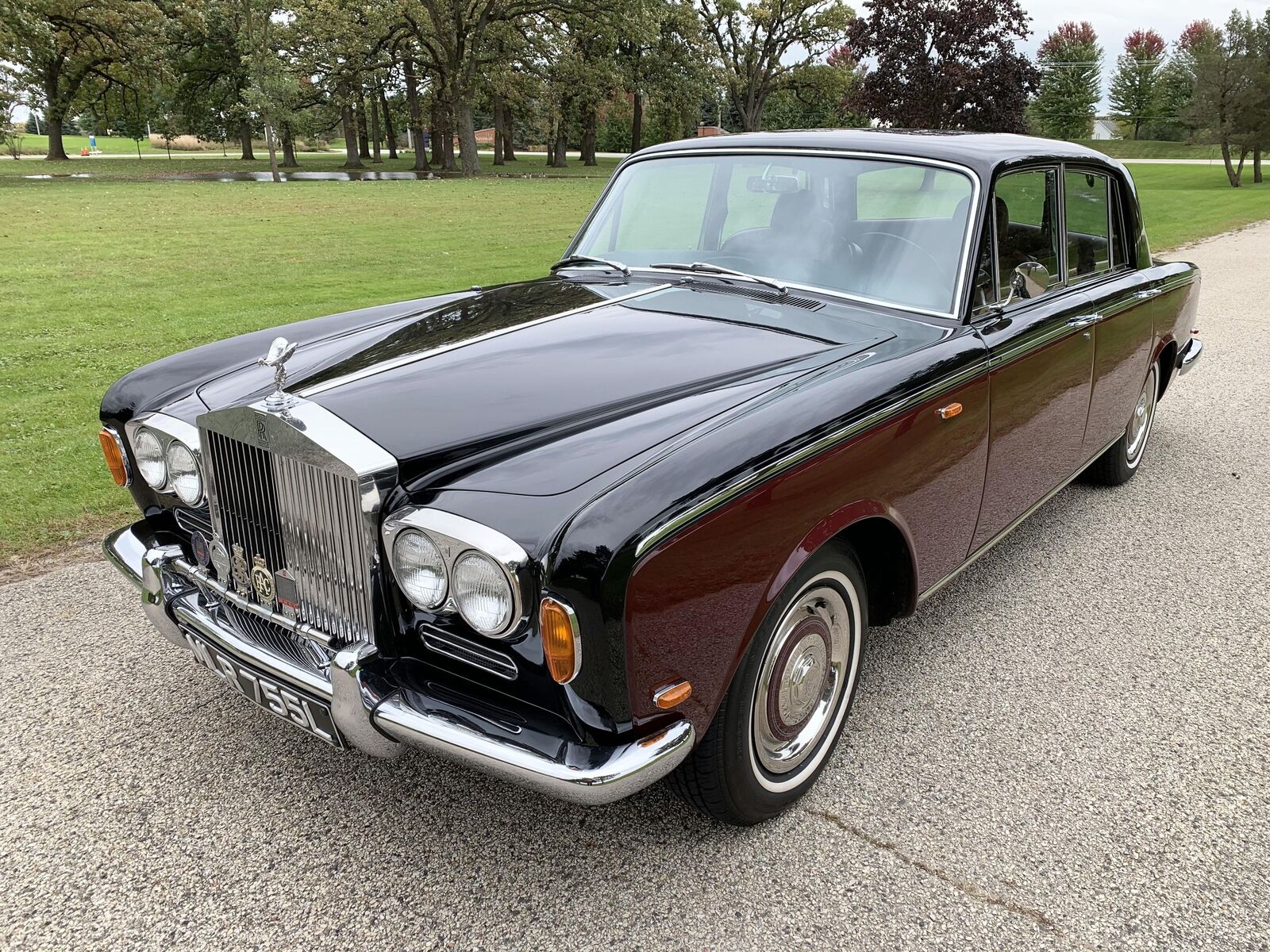 Rolls-Royce-Silver-Shadow-1969-Sedan-1