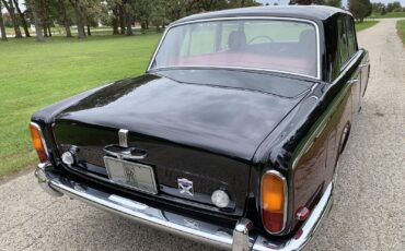 Rolls-Royce-Silver-Shadow-1969-Sedan-11
