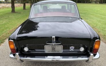 Rolls-Royce-Silver-Shadow-1969-Sedan-12