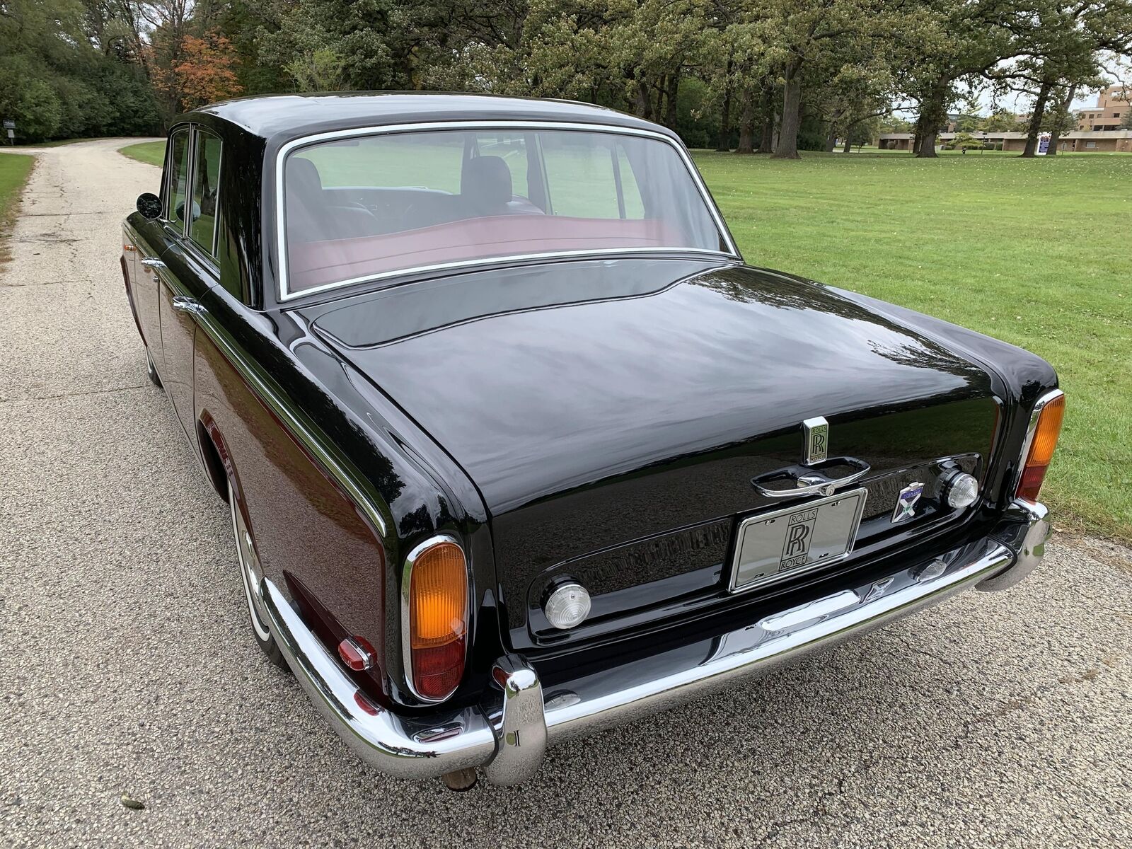 Rolls-Royce-Silver-Shadow-1969-Sedan-13