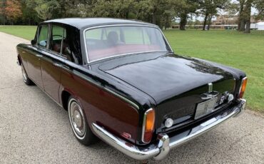 Rolls-Royce-Silver-Shadow-1969-Sedan-14