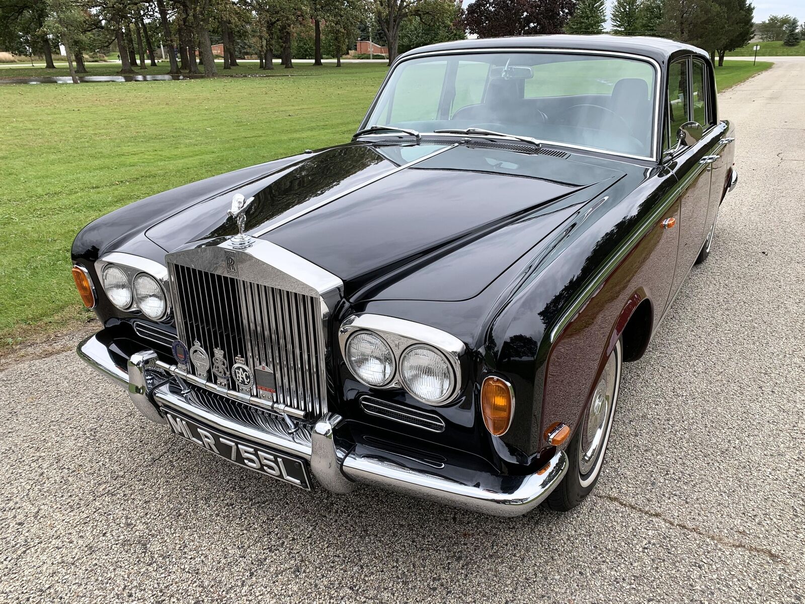 Rolls-Royce-Silver-Shadow-1969-Sedan-2