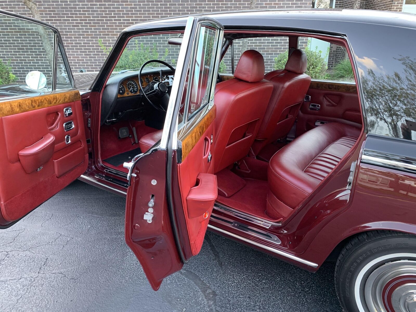 Rolls-Royce-Silver-Shadow-1969-Sedan-20