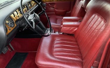 Rolls-Royce-Silver-Shadow-1969-Sedan-22
