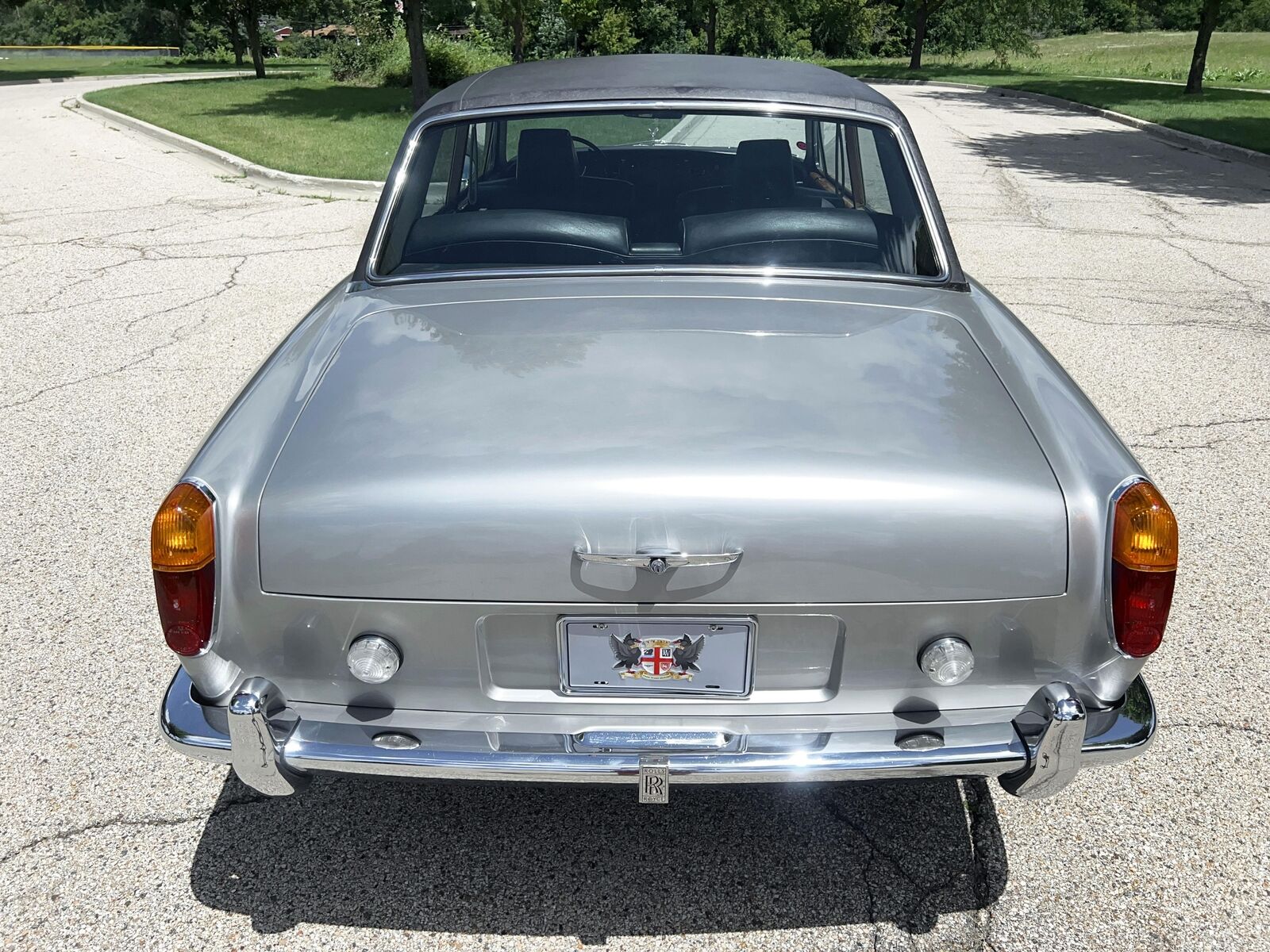 Rolls-Royce-Silver-Shadow-1970-2-door-coupe-11