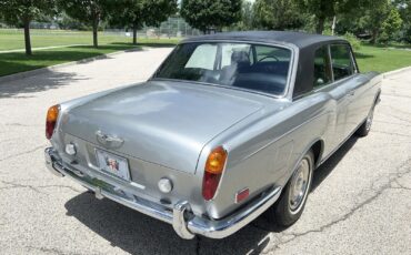 Rolls-Royce-Silver-Shadow-1970-2-door-coupe-12