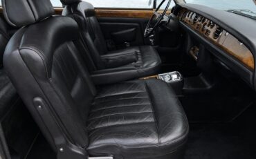 Rolls-Royce-Silver-Shadow-1970-2-door-coupe-25