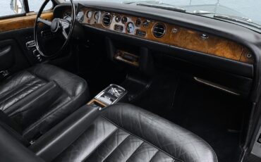Rolls-Royce-Silver-Shadow-1970-2-door-coupe-26