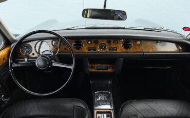 Rolls-Royce-Silver-Shadow-1970-2-door-coupe-27