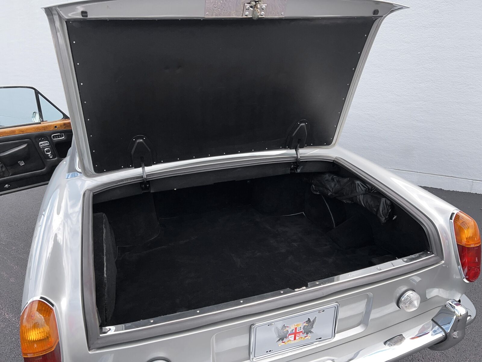 Rolls-Royce-Silver-Shadow-1970-2-door-coupe-29