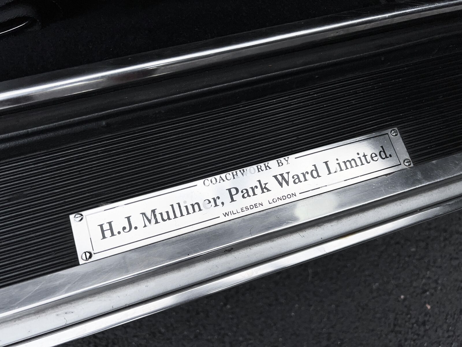 Rolls-Royce-Silver-Shadow-1970-2-door-coupe-33