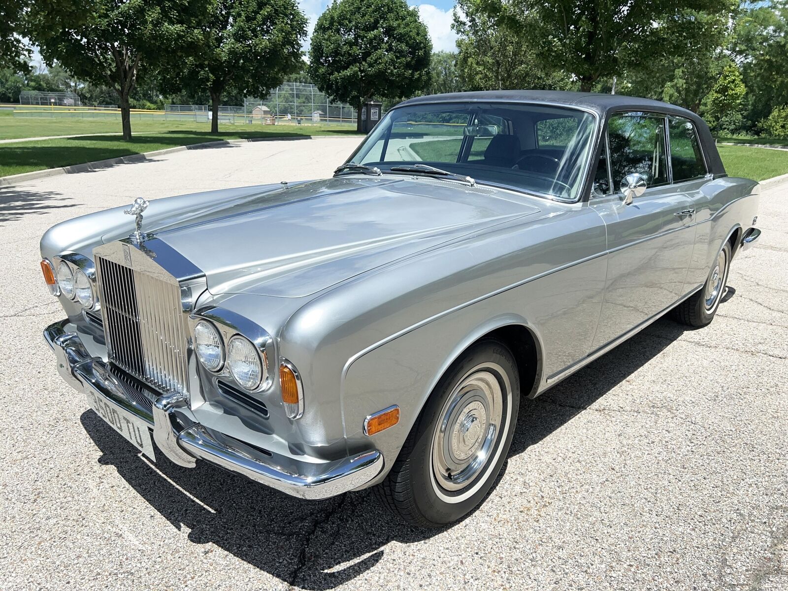 Rolls-Royce-Silver-Shadow-1970-2-door-coupe-6
