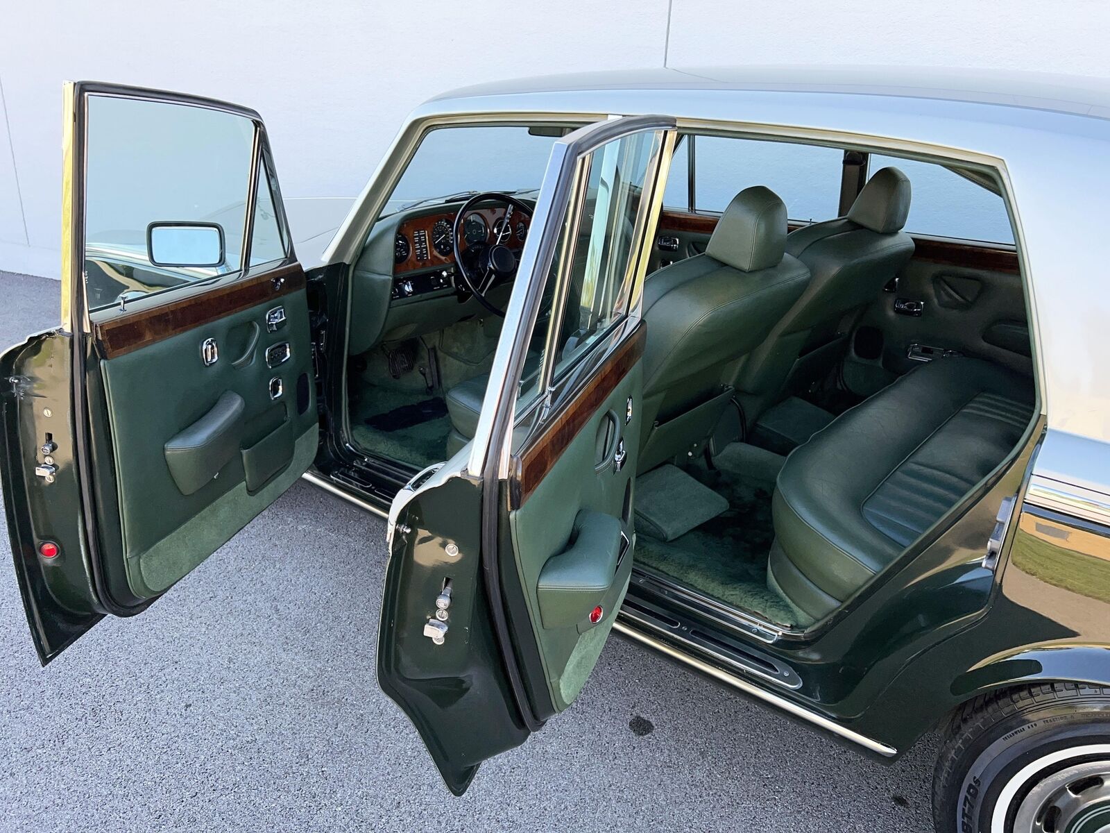 Rolls-Royce-Silver-Shadow-II-1979-11